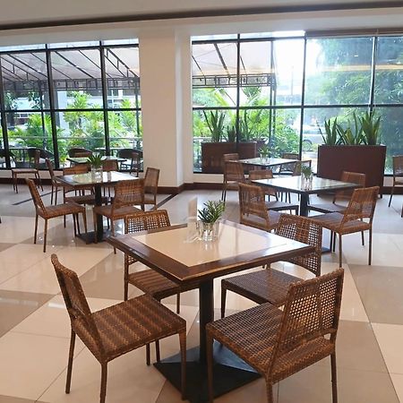 Dohera Hotel Cebu Esterno foto