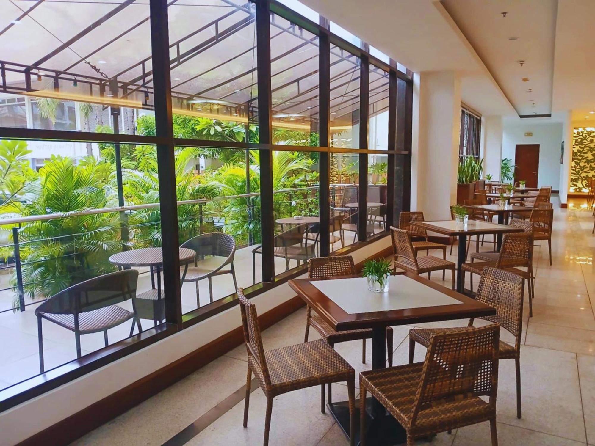 Dohera Hotel Cebu Esterno foto