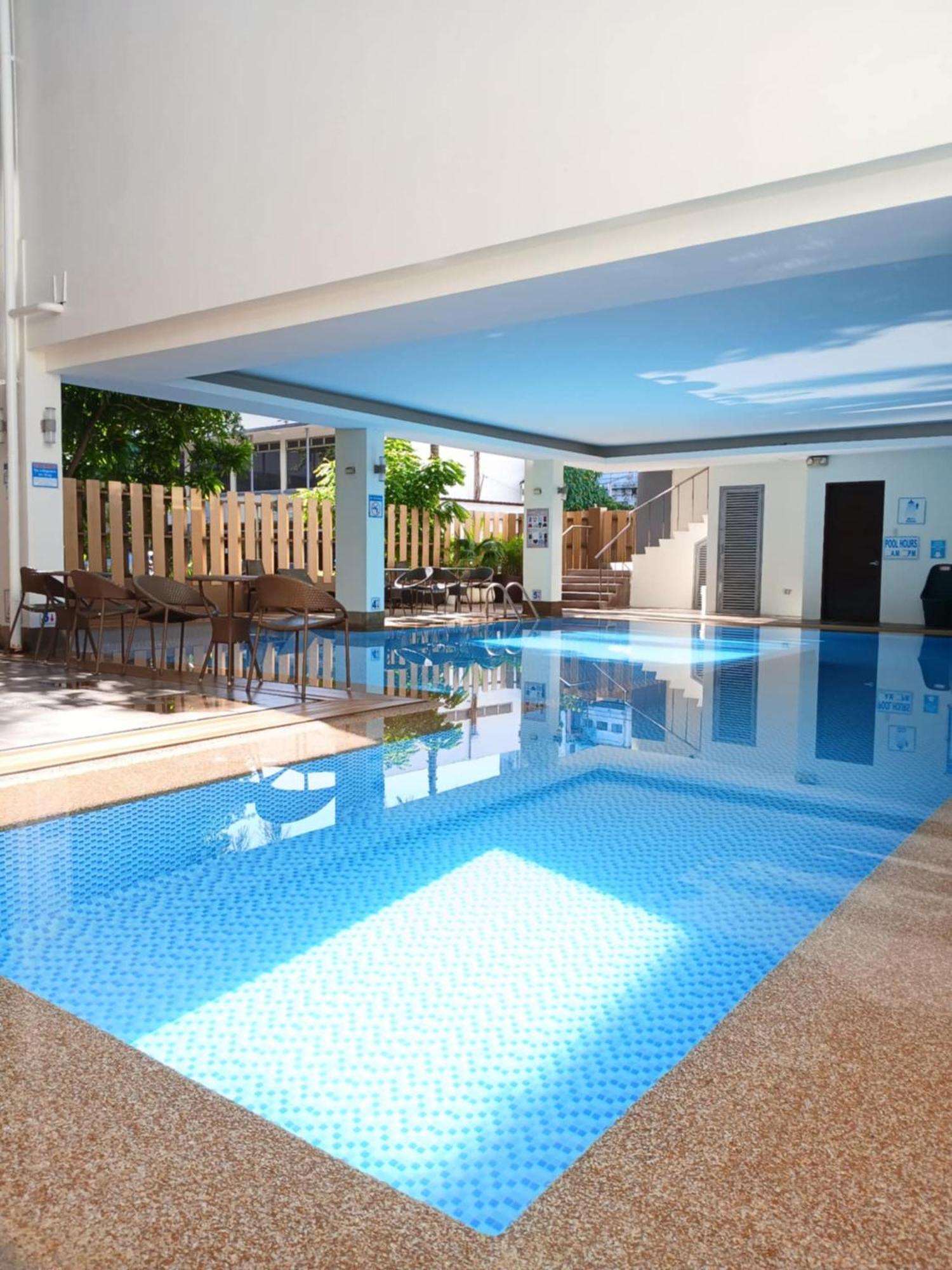Dohera Hotel Cebu Esterno foto