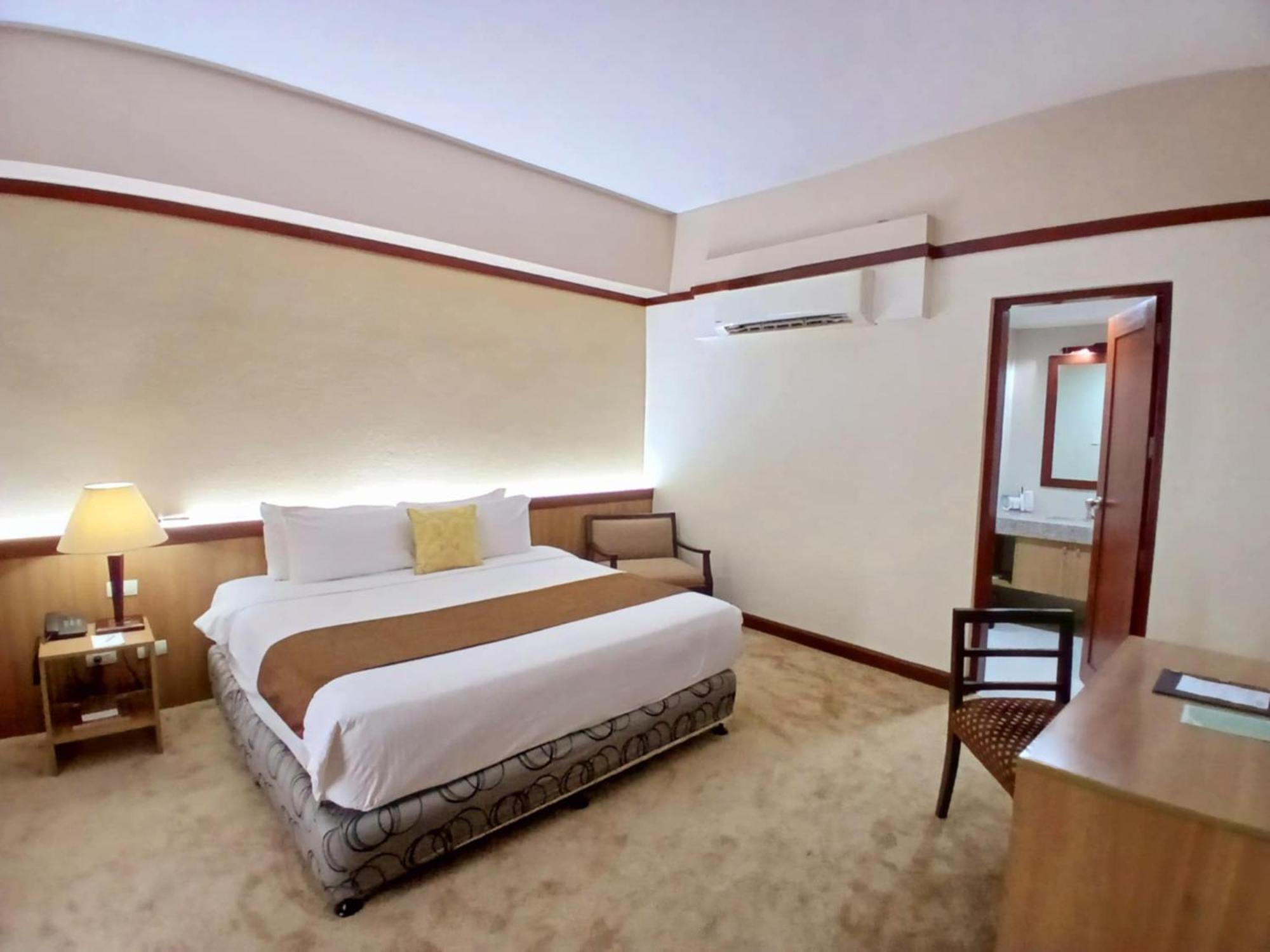 Dohera Hotel Cebu Esterno foto