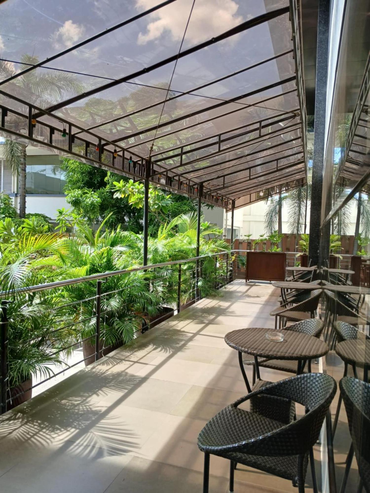 Dohera Hotel Cebu Esterno foto