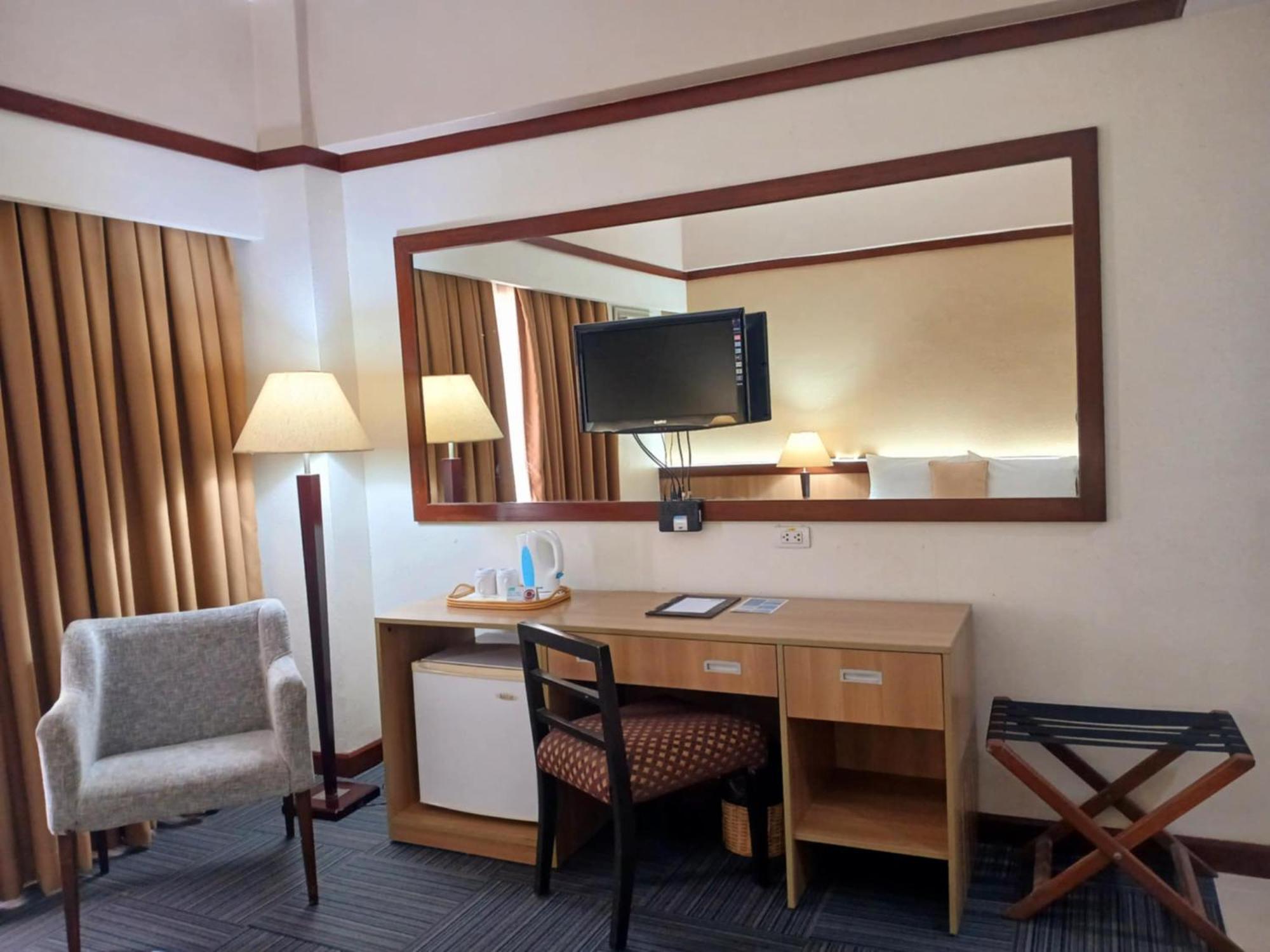 Dohera Hotel Cebu Esterno foto
