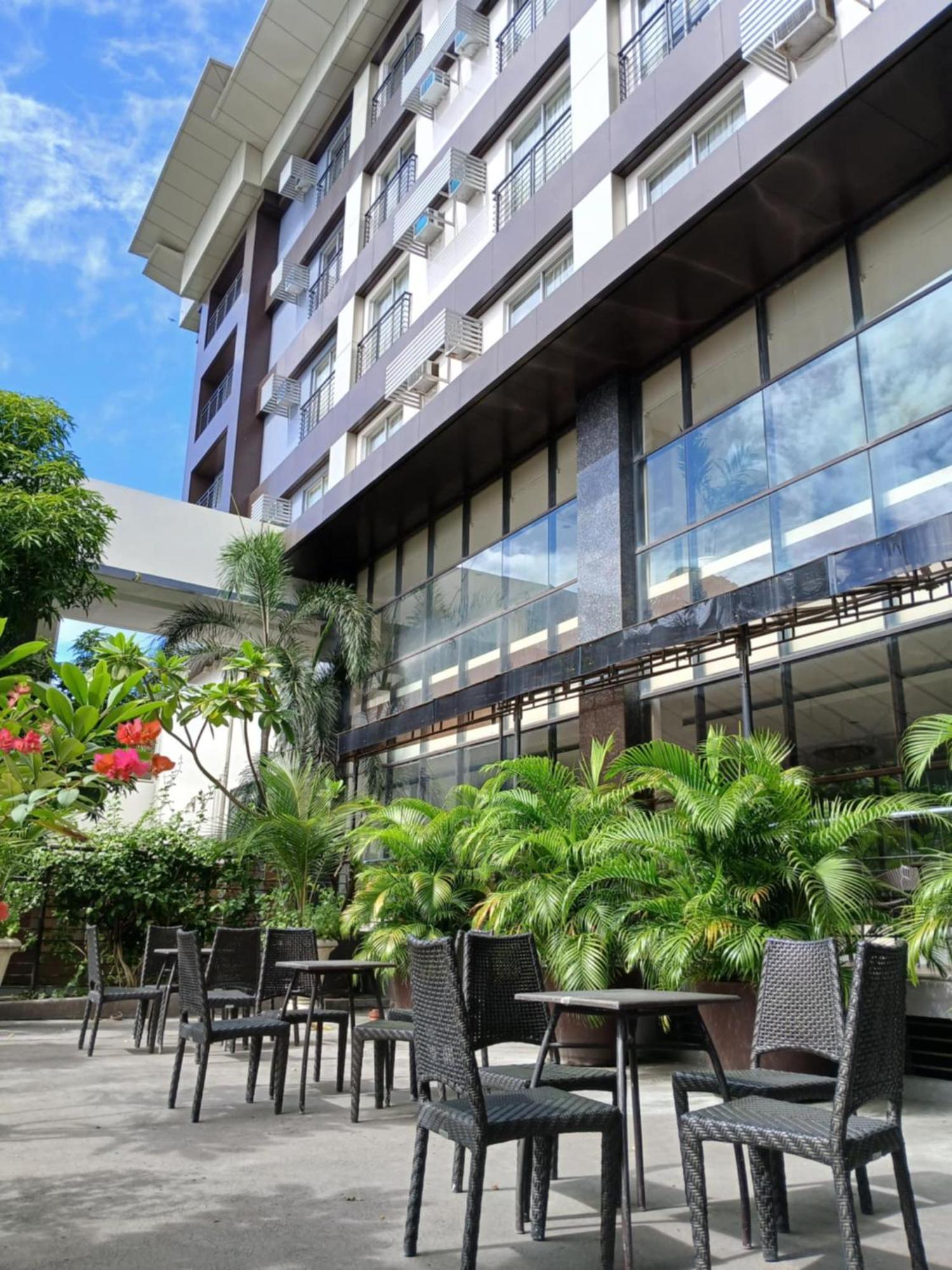 Dohera Hotel Cebu Esterno foto