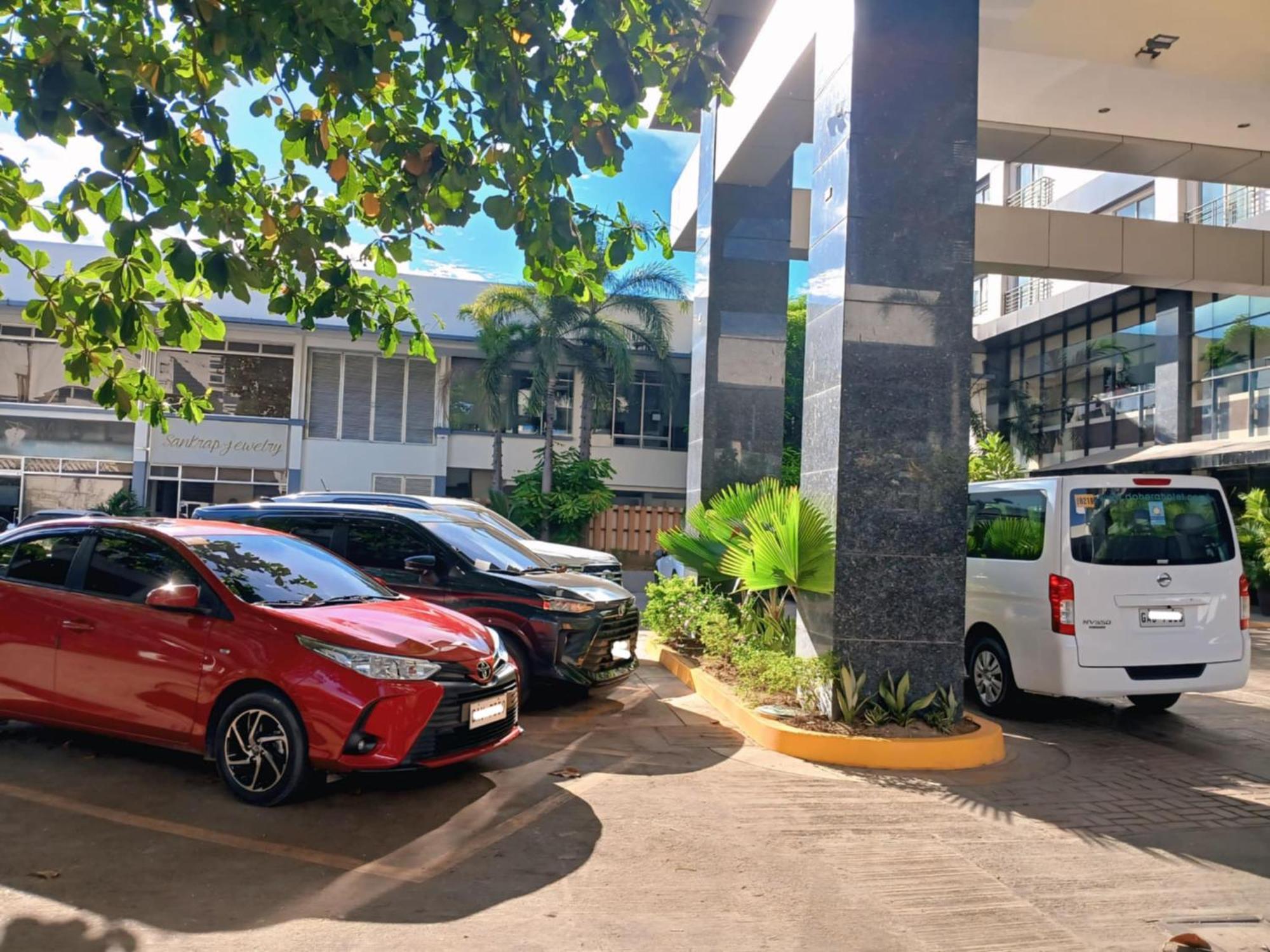 Dohera Hotel Cebu Esterno foto