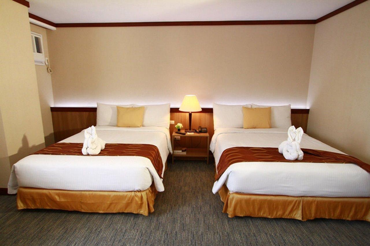 Dohera Hotel Cebu Esterno foto